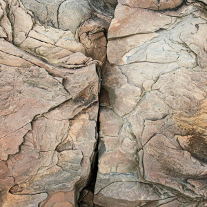 Roc-abstrait-divise-en-2-2