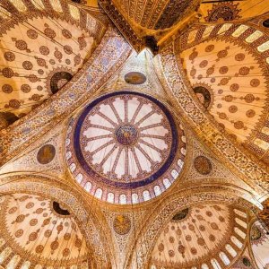 Le-plafond-de-la-Mosquee-Bleue