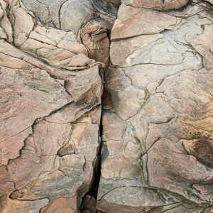 Roc-abstrait-divise-en-2-2