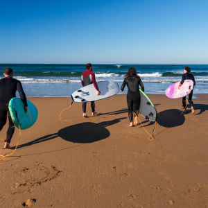 La marche du surfeur